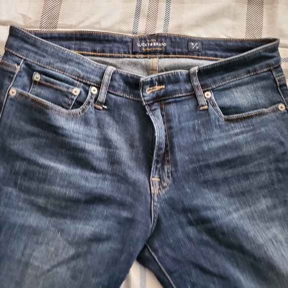 Gently used jeans BCBGMAXAZRIA 👖and 3 more 4all - Picture 10 of 12